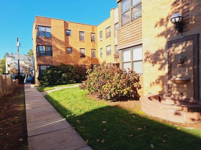 Building Photo - 218 Waterman St Unit 109D