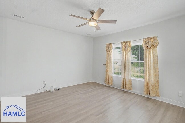 Photo - 965 Meloney Dr