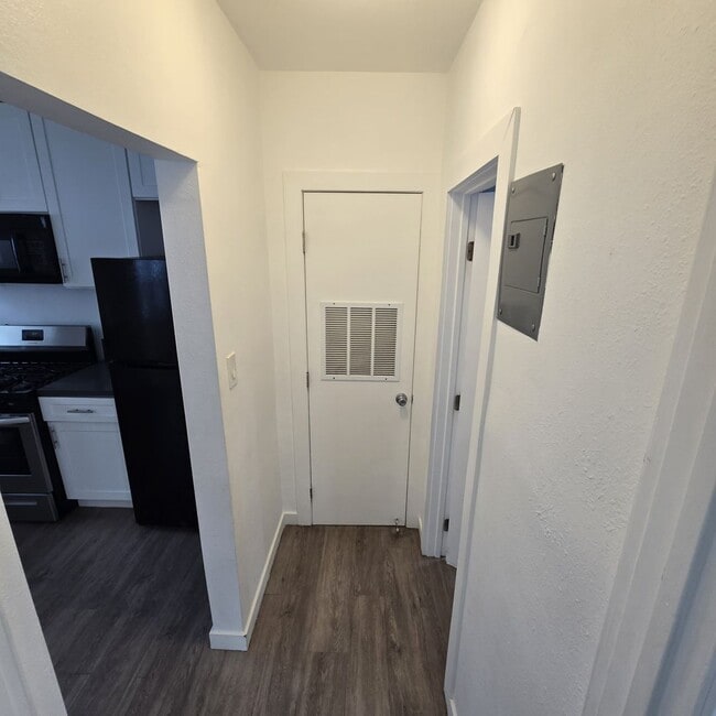 Photo - Felton Apts.
