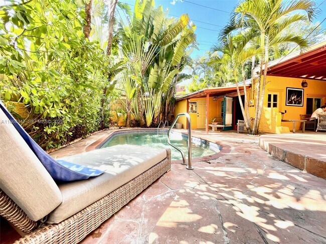 Photo - 168 NE 44th St