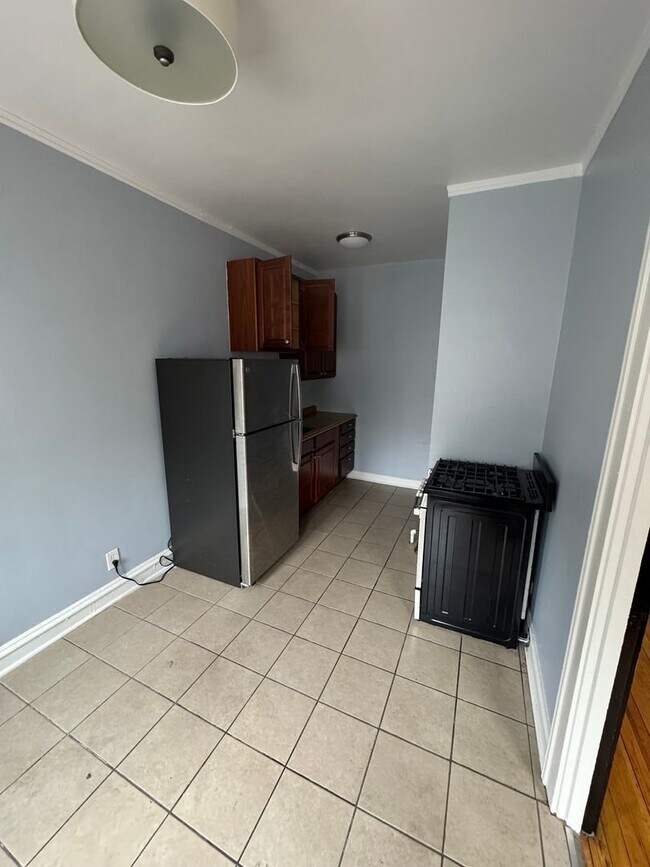 5021 N Damen Ave Unit 2