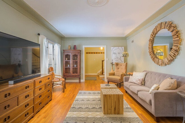 Photo - 628 S Summit St Unit ID1061613P