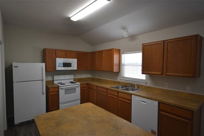 Photo - 2106 Kane Cove