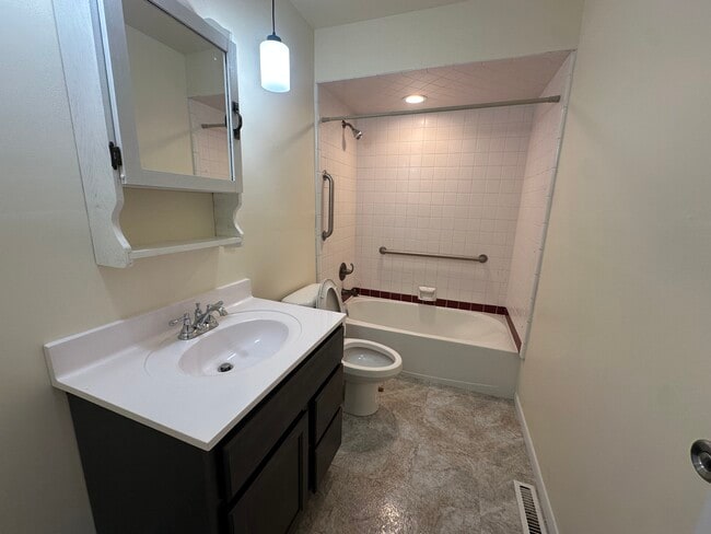 Photo - 712 Geyer Ave