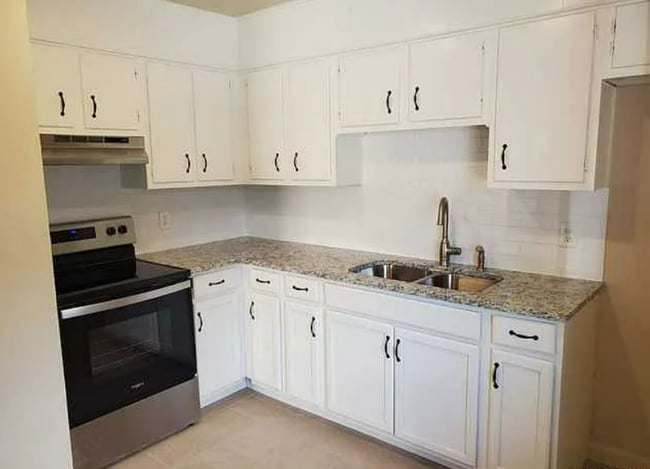 Photo - 607 W Byrd Blvd