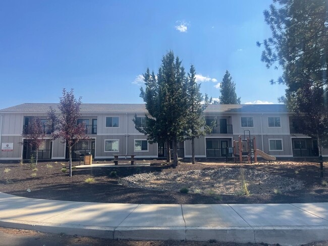 Building Photo - Oxbow Flats 3 Bedroom Apartment! Unit 201, Building C