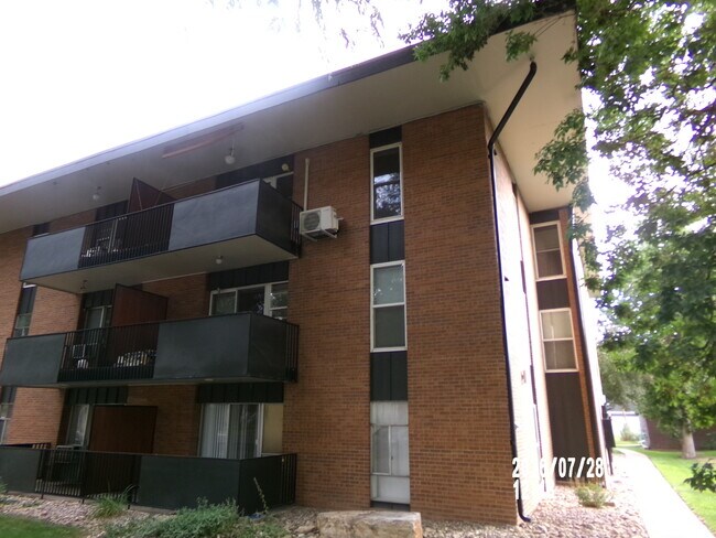 Photo - 620 Mathews St