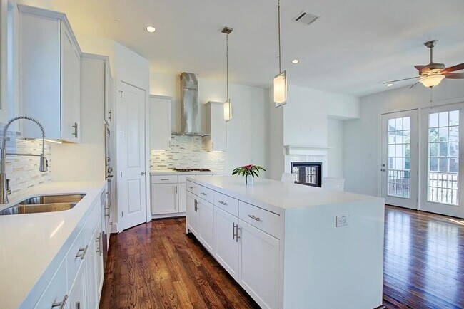 Photo - 1120 Columbus St