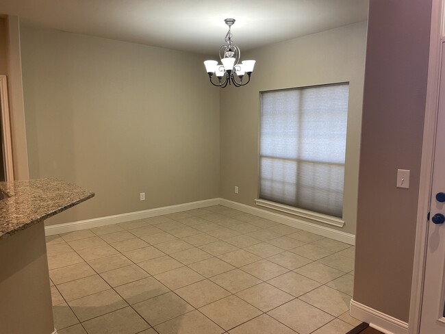 Photo - 175 Westfield Loop
