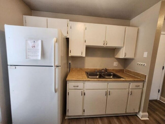 Photo - Updated 2-Bed, 1-Bath Apartment – On-Site Laundry | Move-In Special: Get 50% Off Your First Month...