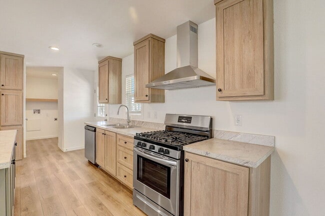 Photo - 10 Vandalay St