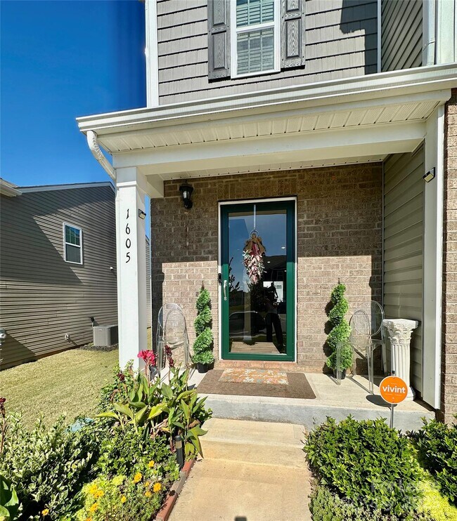 Photo - 1605 Blue Velvet Ln