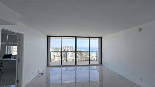Building Photo - 2101 S Ocean Dr Unit 2004 Rental