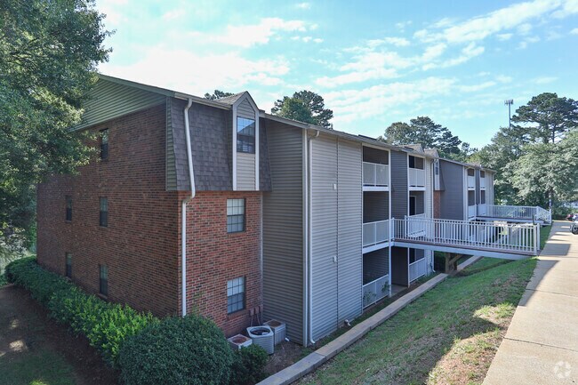 Roper Mountain Woods Apartments