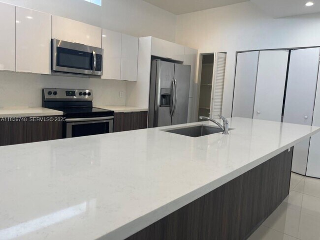 Photo - 1813 Madison St