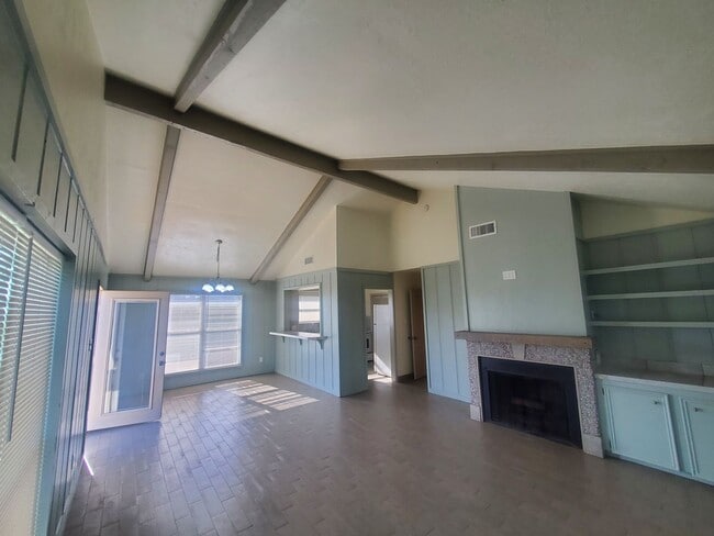 Building Photo - Jamaica Beach Two Bedroom