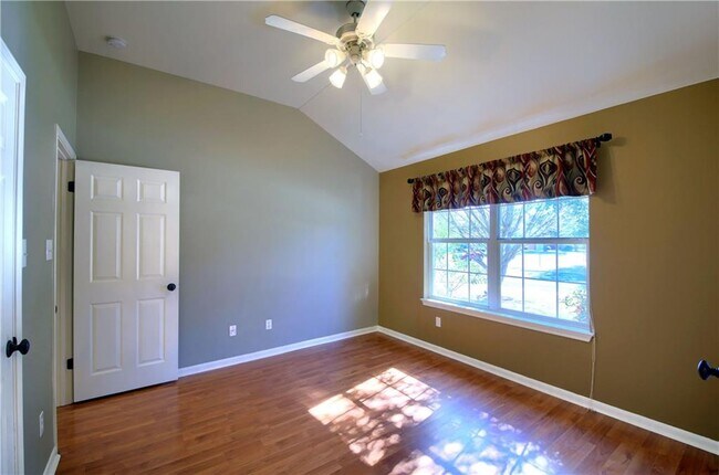 Photo - 129 Copperwood Loop