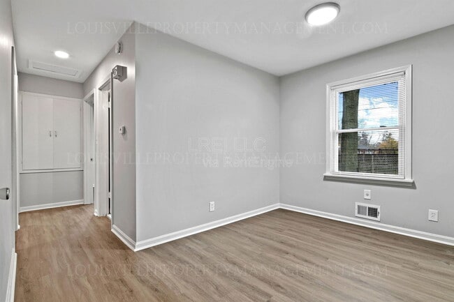 Photo - 3107 Iris Way