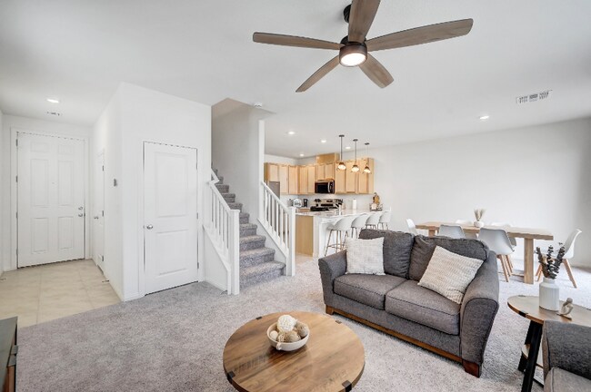 Photo - 9164 Surrey Wood St