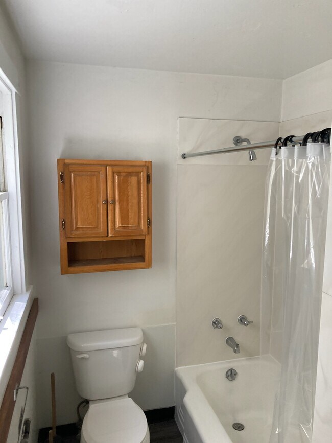 Bathroom #1 - 931 E State St Unit Apt#1