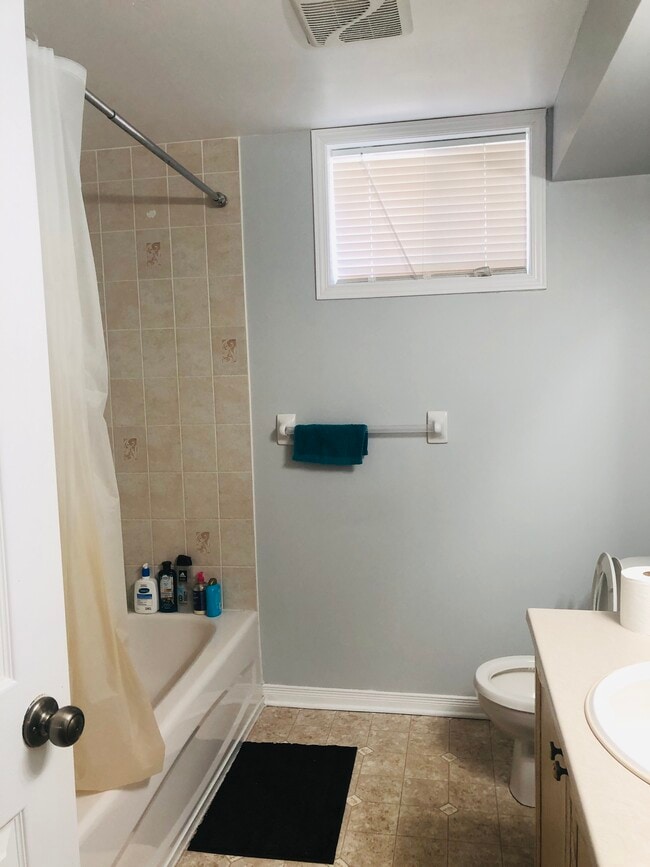 Photo - 456 Weston Cres