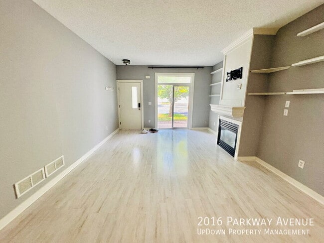 Photo - 2016 Parkway Ave