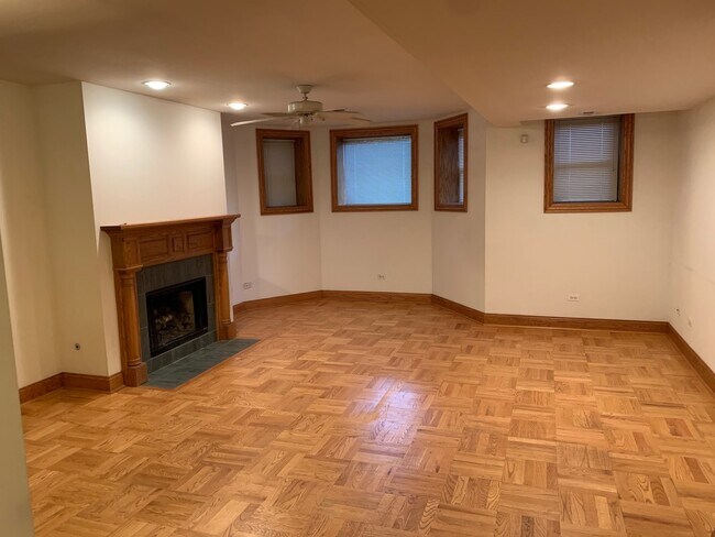 Photo - 3734 N Sheffield Ave