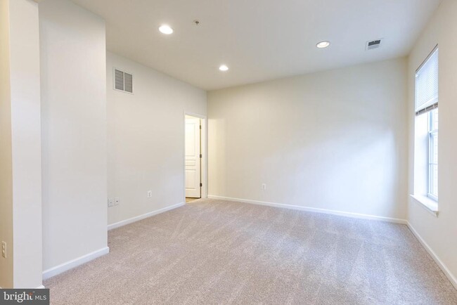 Photo - 1308 Ray Ln