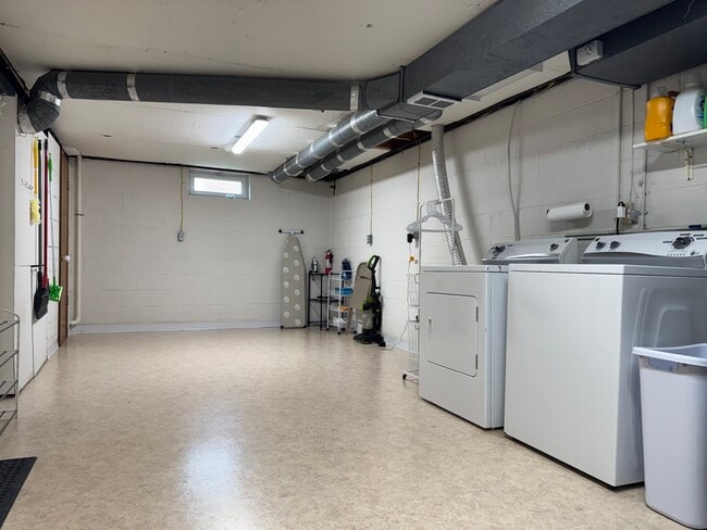 Basement. Laundry area - 33 Millbrook Rd