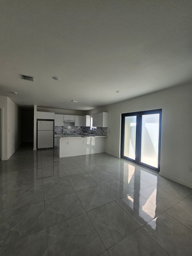 Photo - 2976 NW 48th St