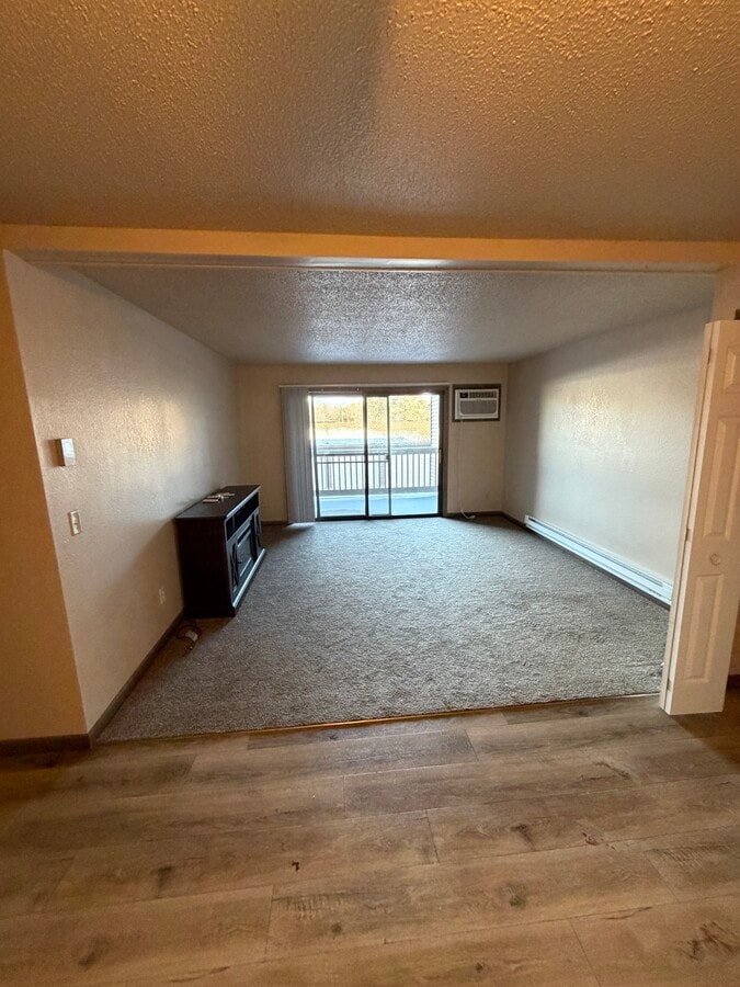 Photo - Regency Apartments Unidad 212