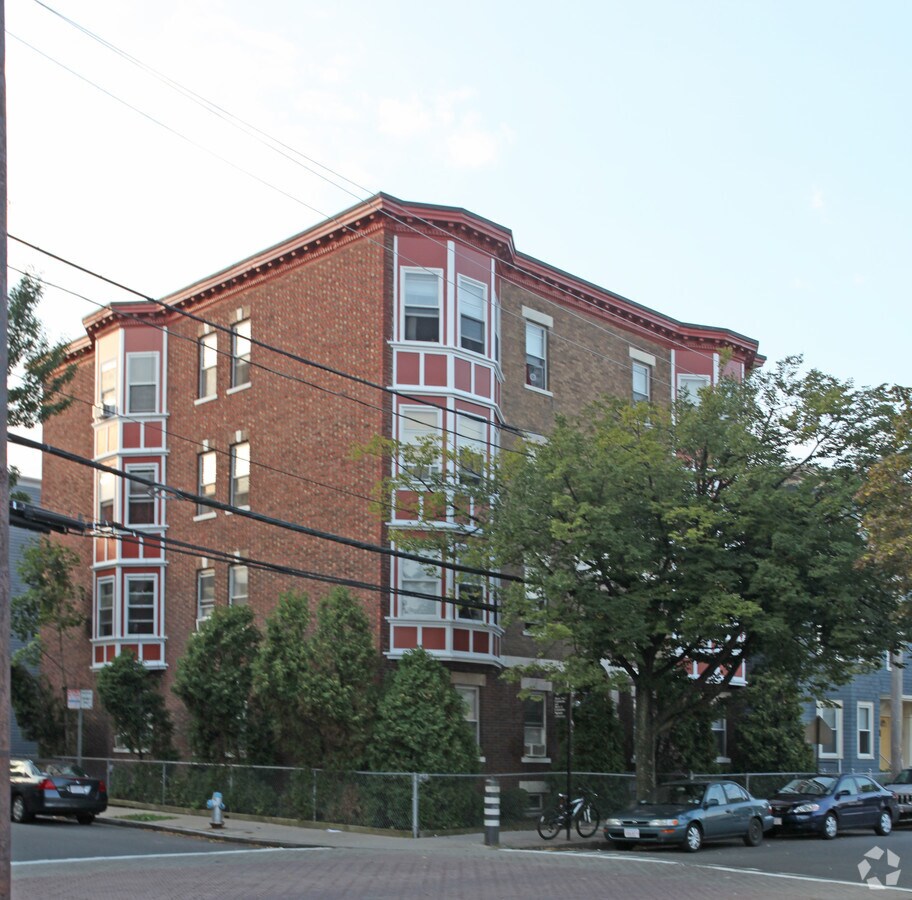 Photo - 122 Berkshire St