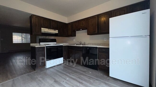 Photo - 25 Royal Crest Dr
