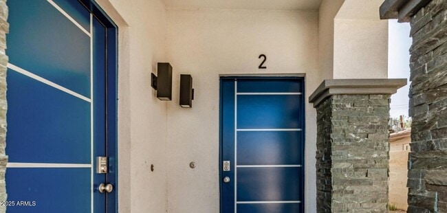 Photo - 1305 E Madison St