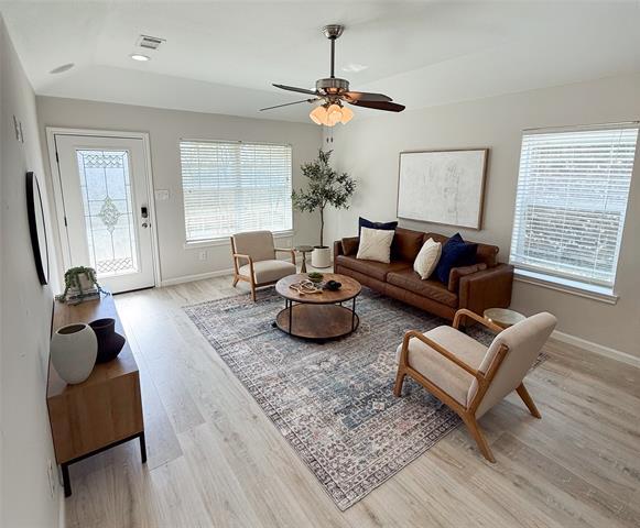 Photo - 901 W Munson St