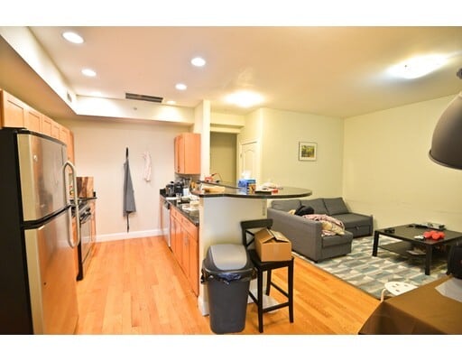 Building Photo - 141 Brighton Ave Unit 2L