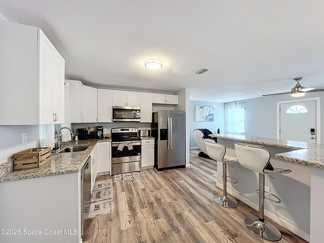 Photo - 760 Becker Ave NE