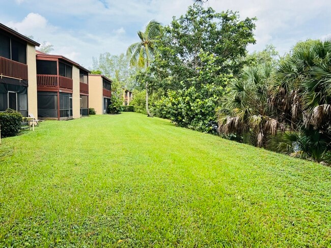 Photo - 1407 Lakeview Dr E