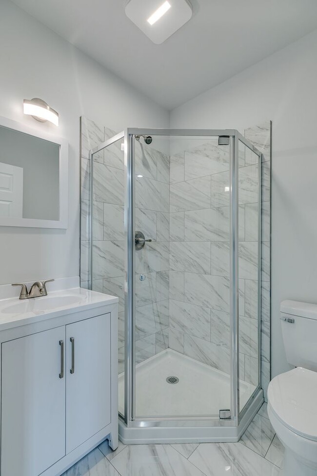 Building Photo - Brand New Luxury Temple Apartments Unit 2