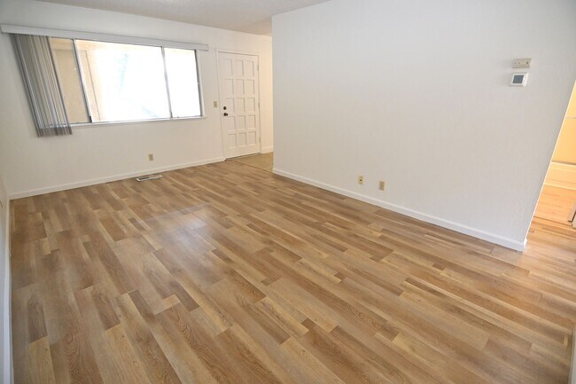 639 Bolton Ct Unidad 639 Bolton Ct Unit #2