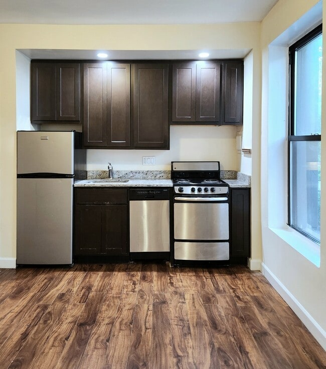 Photo - 1430 N Dearborn Pkwy Unit 202