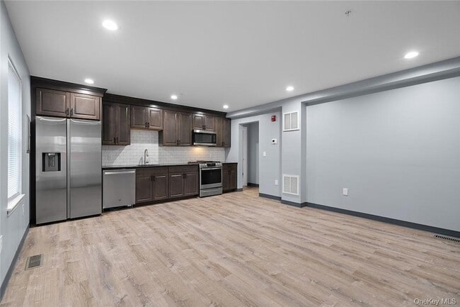 Photo - 20 Oak St Unit 2