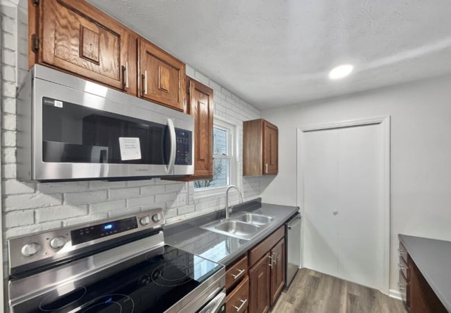 Photo - 717 Cleveland Ave