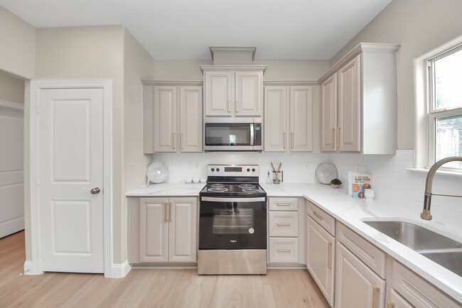 Photo - 703 23rd Ave N