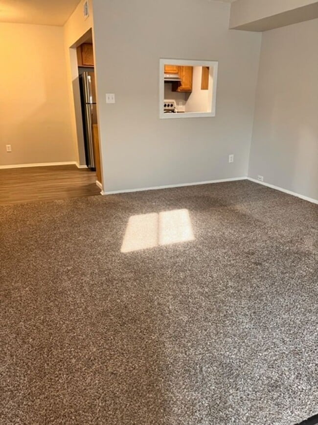 Photo - 1147 Abbey Ln Unit B6