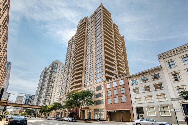 Building Photo - 200 N Jefferson St