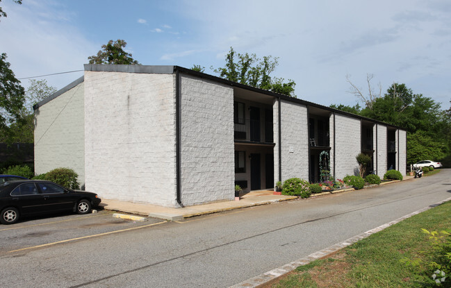 Building Photo - The Hill Apartment Complex