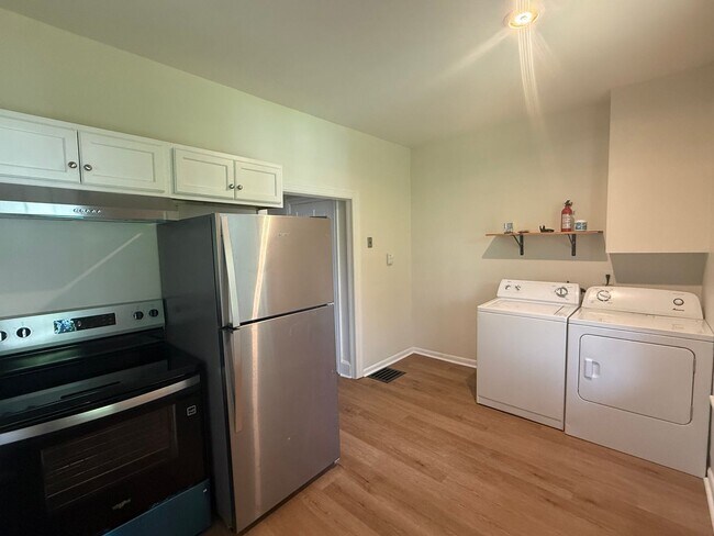 345-347 W Penn St