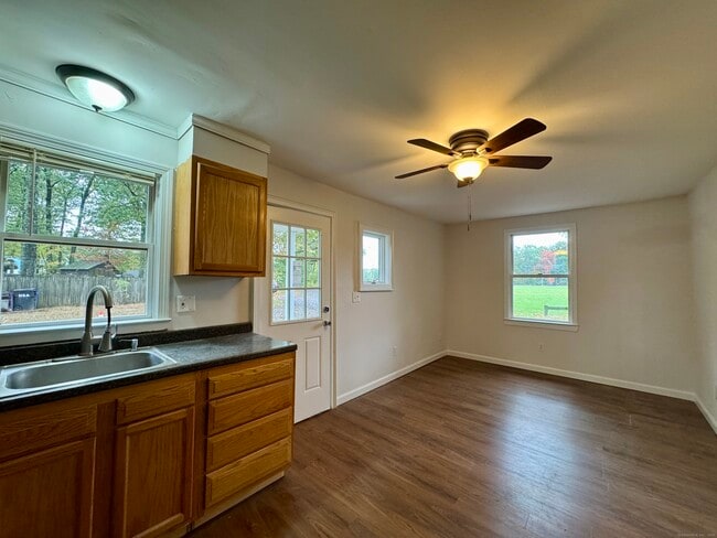 Photo - 356 A Ct