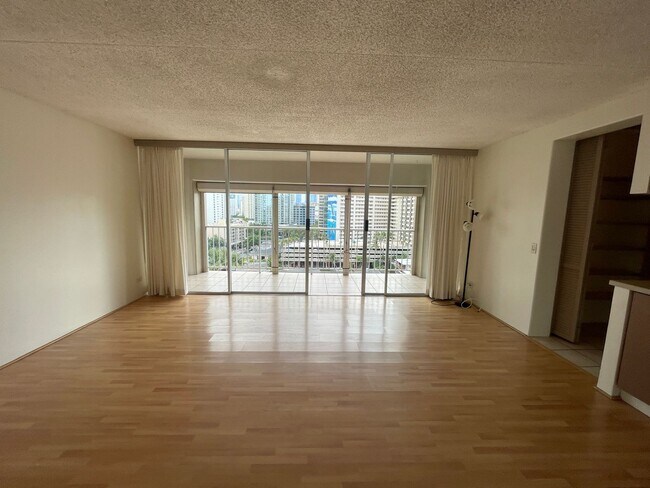 2 Bedroom 1.5 Bathroom at Keoni Ana Waikik... - 2 Bedroom 1.5 Bathroom at Keoni Ana Waikik... House